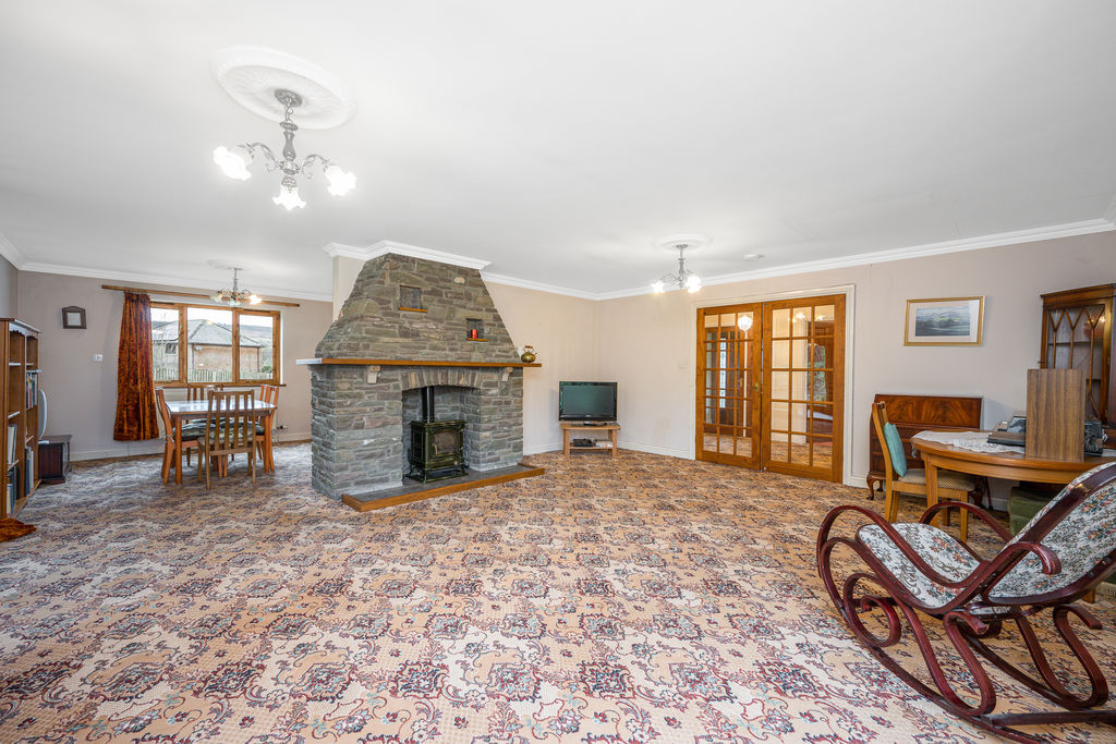 Sitting / DIning Room- click for photo gallery